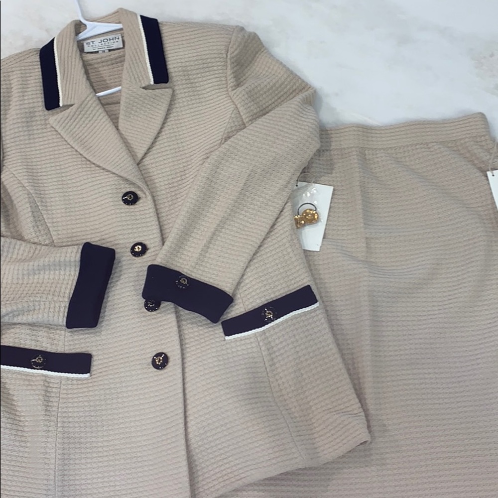 EUC Knit skirt set St John by Marie Gray
